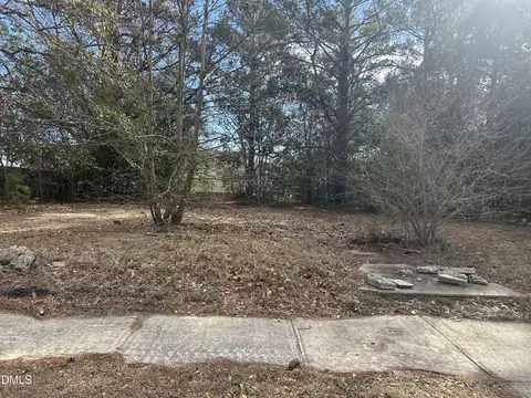 207 S Magnolia Ave, Dunn, NC 28334