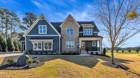 1104 Tobacco Row Ct, Zebulon, NC 27597