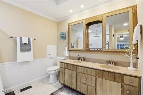 Bath - 170 Jp Dr, Smithfield, NC 27577 photo 2 of 3