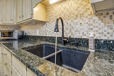 Kitchen - 170 Jp Dr, Smithfield, NC 27577 photo 5 of 8