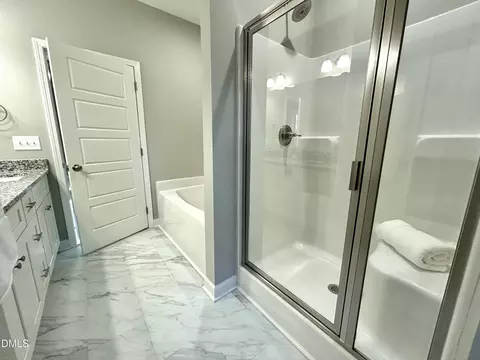 Bath - 1775 Walnut Run Dr, Deep Run, NC 28525 photo 2 of 3