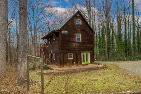 702 N Ivey Ave, Siler City, NC 27344