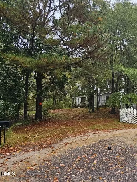 1712 Cleghorn Cir, Hope Mills, NC 28348