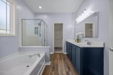 Bath - 9117 Linslade Way, Wake Forest, NC 27587 photo 1 of 2