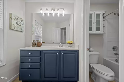 Bath - 9117 Linslade Way, Wake Forest, NC 27587 photo 2 of 2
