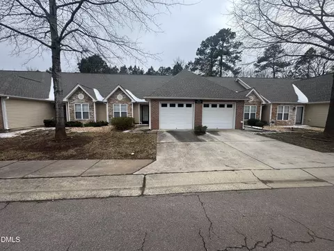 11221 Avocet Ln #102, Raleigh, NC 27617