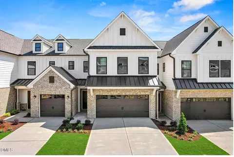106 Periwinkle Pl, Clayton, NC 27527