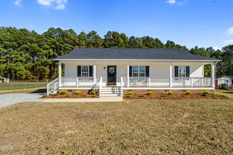 106 Hilltop Dr, Four Oaks, NC 27524