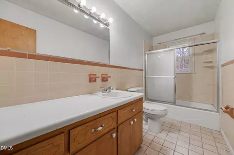 Bath - 3312 Hamlin Rd, Durham, NC 27704 photo 1 of 1