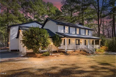 512 Stratford Dr, Zebulon, NC 27597
