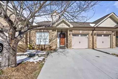 2705 Jamestown Ct, Burlington, NC 27215