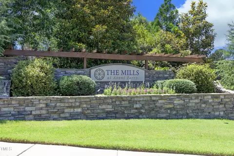 609 Ramsours Mill Dr, Holly Springs, NC 27540