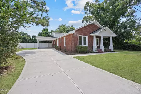 173 S Hardin St, Southern Pines, NC 28387