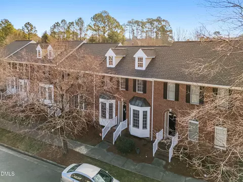 108 Lumina Pl, Holly Springs, NC 27540