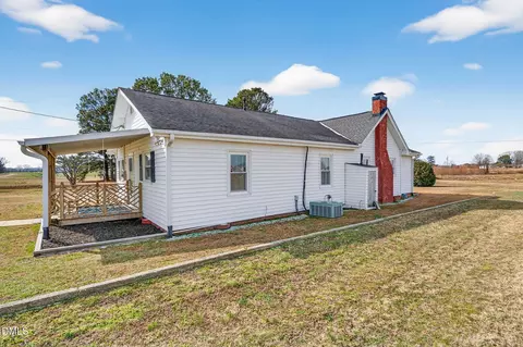 Exterior - 3084 Tarheel Rd, Benson, NC 27504 photo 7 of 13