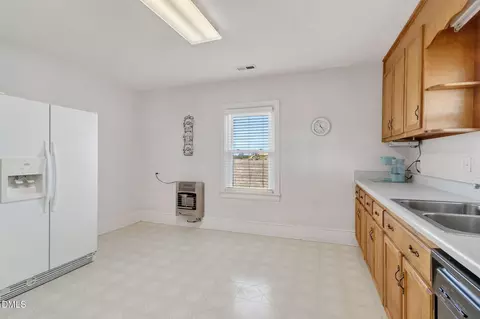 Kitchen - 3084 Tarheel Rd, Benson, NC 27504 photo 3 of 3