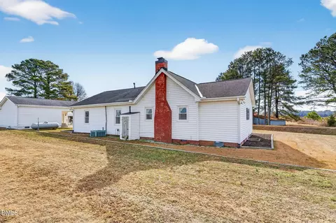 Exterior - 3084 Tarheel Rd, Benson, NC 27504 photo 9 of 13