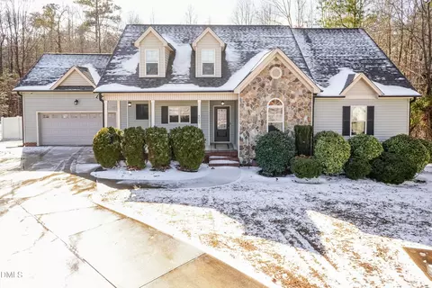 4001 Hopkins Trace Ln, Zebulon, NC 27597