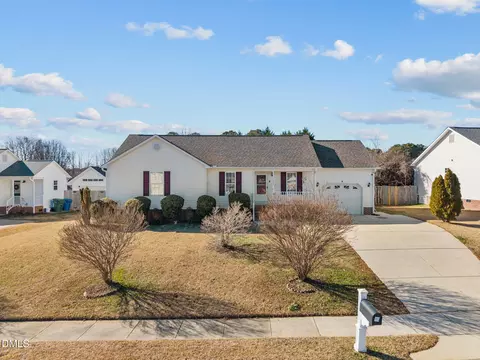 1012 S Willhaven Dr, Fuquay Varina, NC 27526
