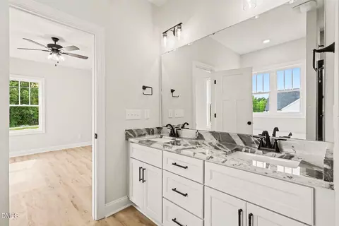 Bath - 6425 Elevation Rd, Benson, NC 27504 photo 5 of 5