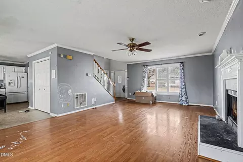 Living - 73 Waters Edge Dr, Erwin, NC 28339 photo 4 of 6