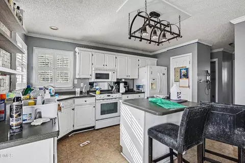 Kitchen - 73 Waters Edge Dr, Erwin, NC 28339 photo 4 of 5