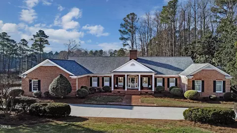 10 Country Club Dr, Siler City, NC 27344