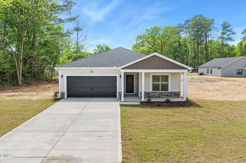 4038 Lofton St, Wade, NC 28395