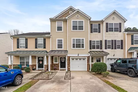 8840 Thornton Town Pl, Raleigh, NC 27616