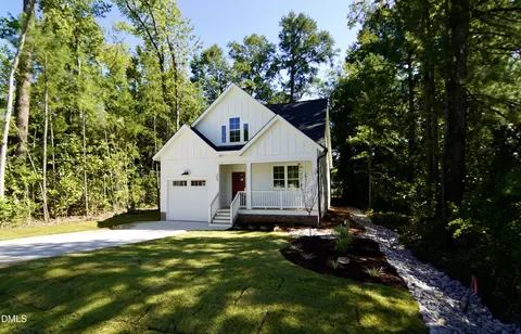 209 W Franklin St, Zebulon, NC 27597
