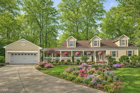 808 Christopher Rd, Chapel Hill, NC 27514