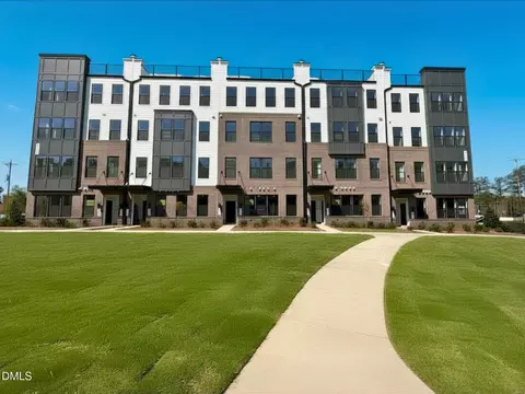 615 Hedrick Ridge Rd #105, Cary, NC 27519