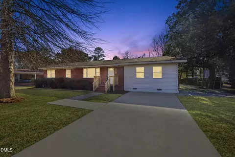 102 Sunset Ave, Smithfield, NC 27577