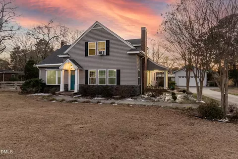 315 S Main St, Broadway, NC 27505