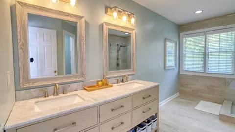 Bath - 7 Monteith Ct, Durham, NC 27713 photo 3 of 6