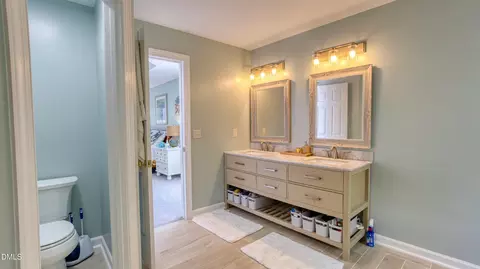 Bath - 7 Monteith Ct, Durham, NC 27713 photo 4 of 6