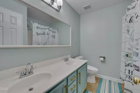 Bath - 7 Monteith Ct, Durham, NC 27713 photo 2 of 6