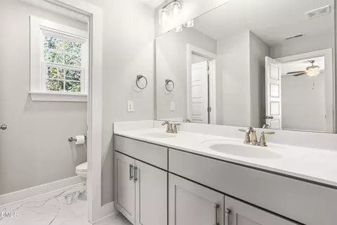 Bath - 1819 Nixon St, Durham, NC 27707 photo 2 of 4