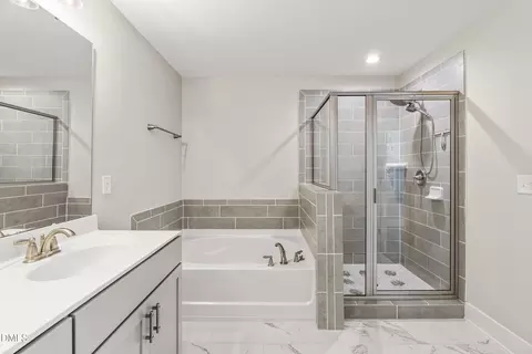 Bath - 1819 Nixon St, Durham, NC 27707 photo 3 of 4