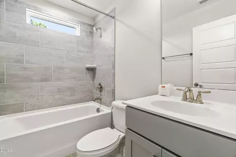 Bath - 1819 Nixon St, Durham, NC 27707 photo 4 of 4