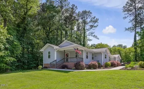 707 Lakewood Dr, Siler City, NC 27344