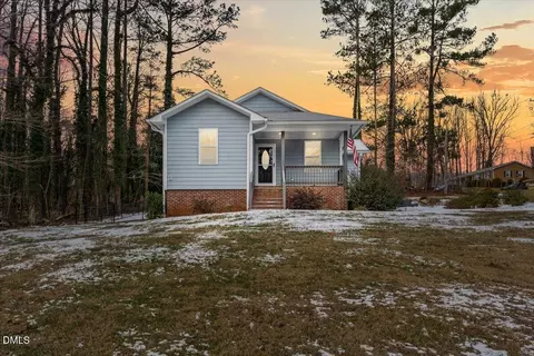 707 Lakewood Dr, Siler City, NC 27344