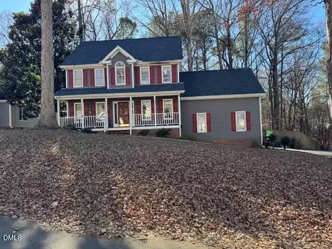 413 Cottonwood Ln, Holly Springs, NC 27540