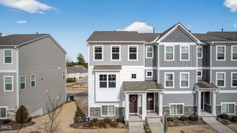 6626 Perry Creek Rd, Raleigh, NC 27616