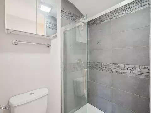 Bath - 125 End Ave, Durham, NC 27703 photo 4 of 4