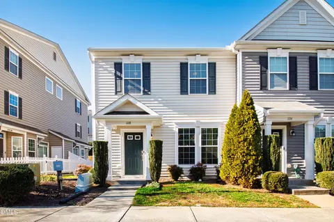 1118 Renewal Pl, Raleigh, NC 27603