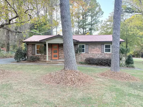 8803 Rollingwood Rd, Chapel Hill, NC 27516