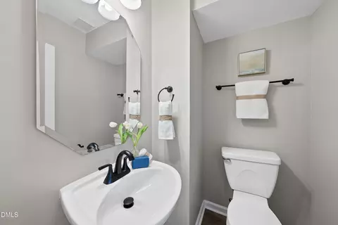 Bath - 4317 Marbrey Dr, Durham, NC 27703 photo 3 of 3