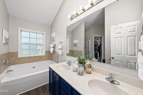 Bath - 4317 Marbrey Dr, Durham, NC 27703 photo 1 of 3