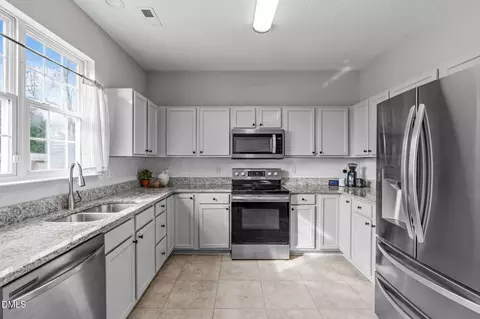 Kitchen - 400 New Timber Path, Apex, NC 27502 photo 2 of 4